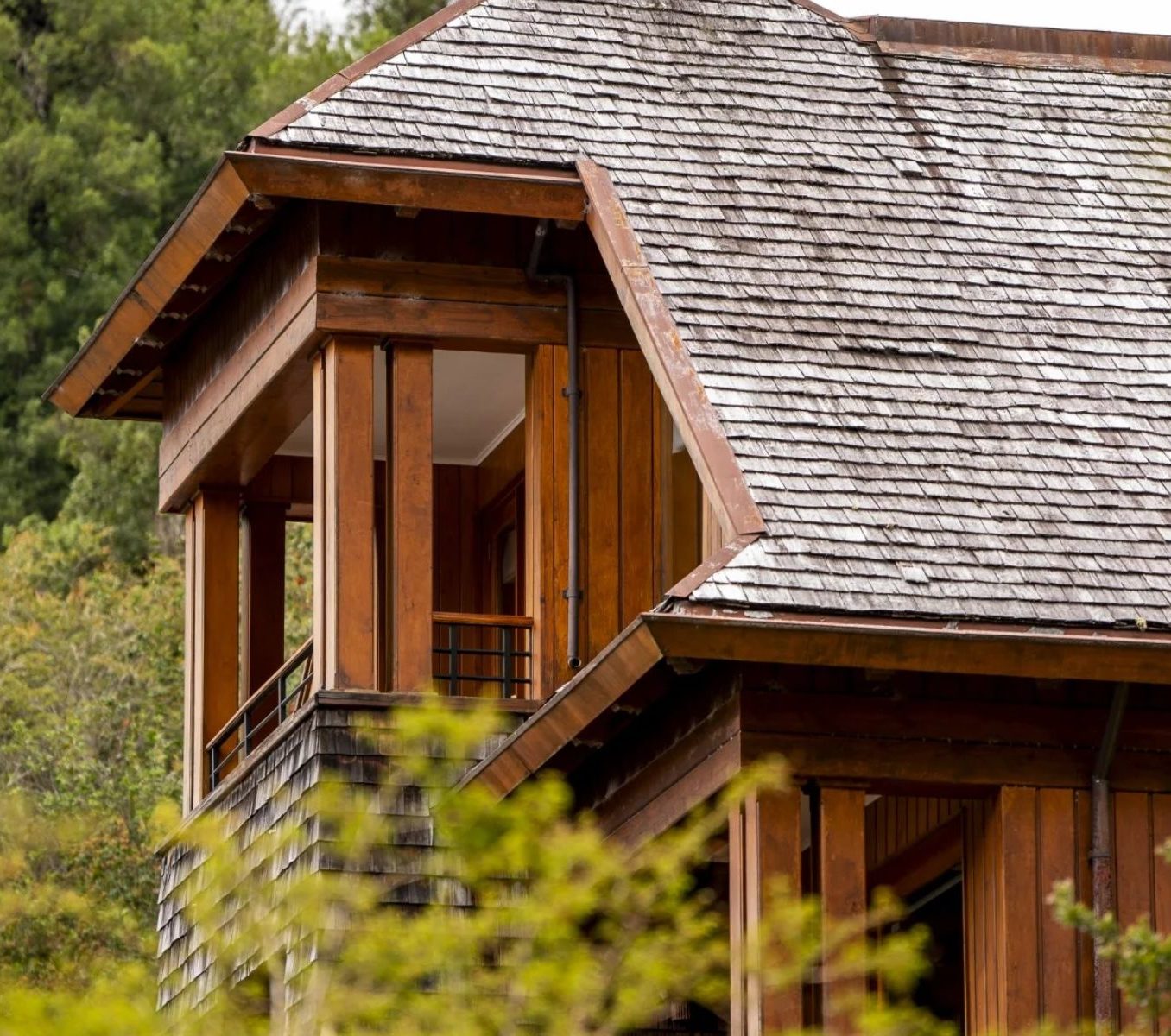 Rondreis Argentinië, Puyuhuapi, Puyuhuapi Lodge, buitenaanzicht lodge
