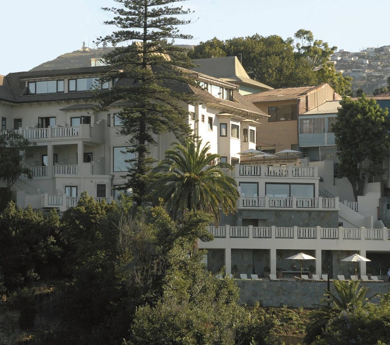 Rondreis Chili, Valparaiso, Casa Higueras, buitenaanzicht hotel