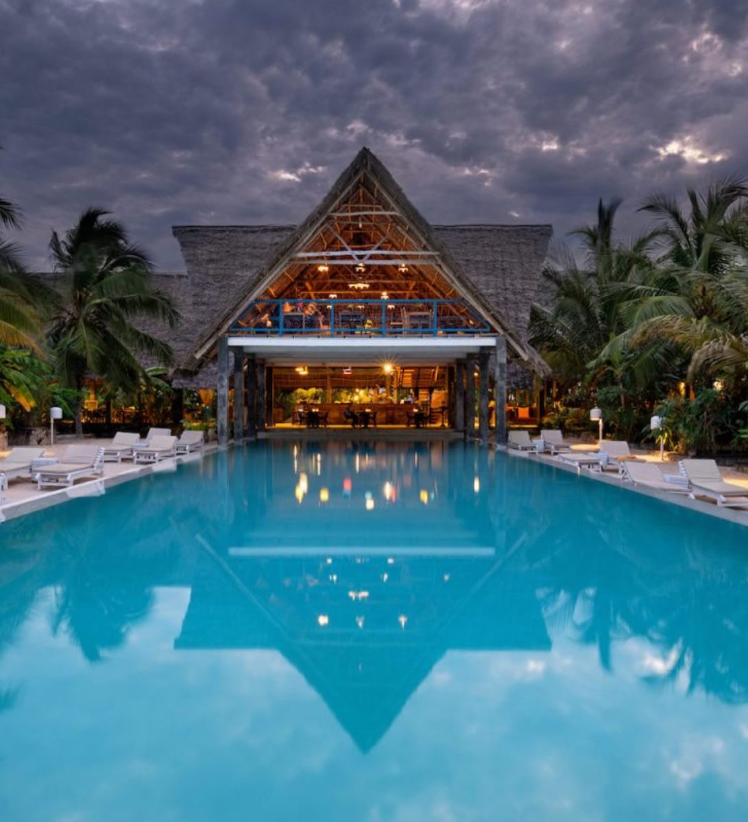 Rondreis Tanzania, Zanzibar, Fun Beach Resort, buitenaanzicht Rondreis Tanzania, Zanzibar, Fun Beach Resort, buitenaanzicht