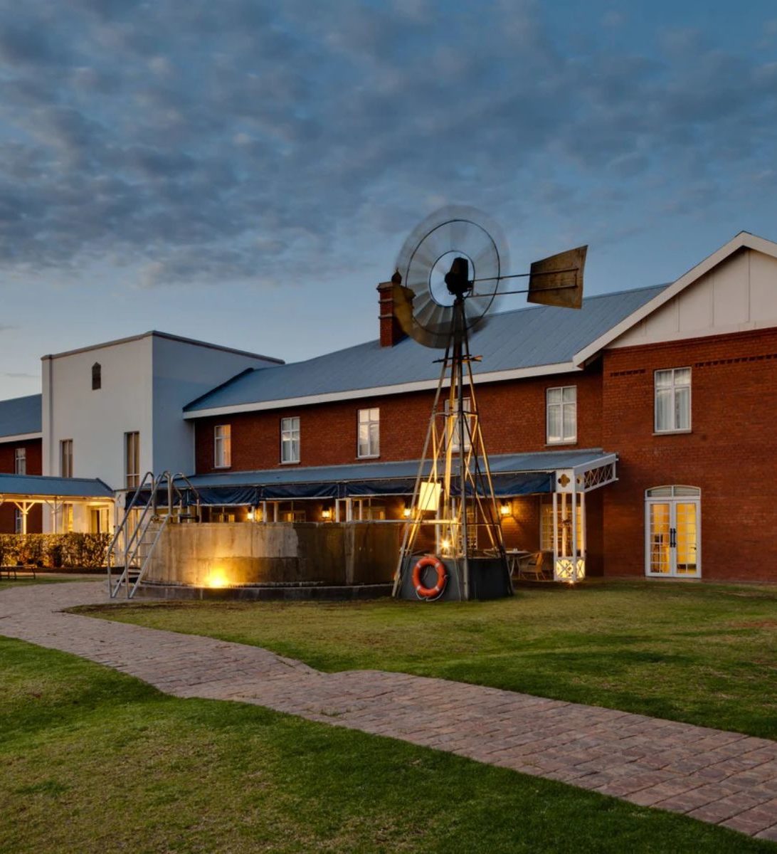 Rondreis Zuid-Afrika, Kimberley, Protea Hotel, buitenaanzicht hotel Rondreis Zuid-Afrika, Kimberley, Protea Hotel, buitenaanzicht hotel