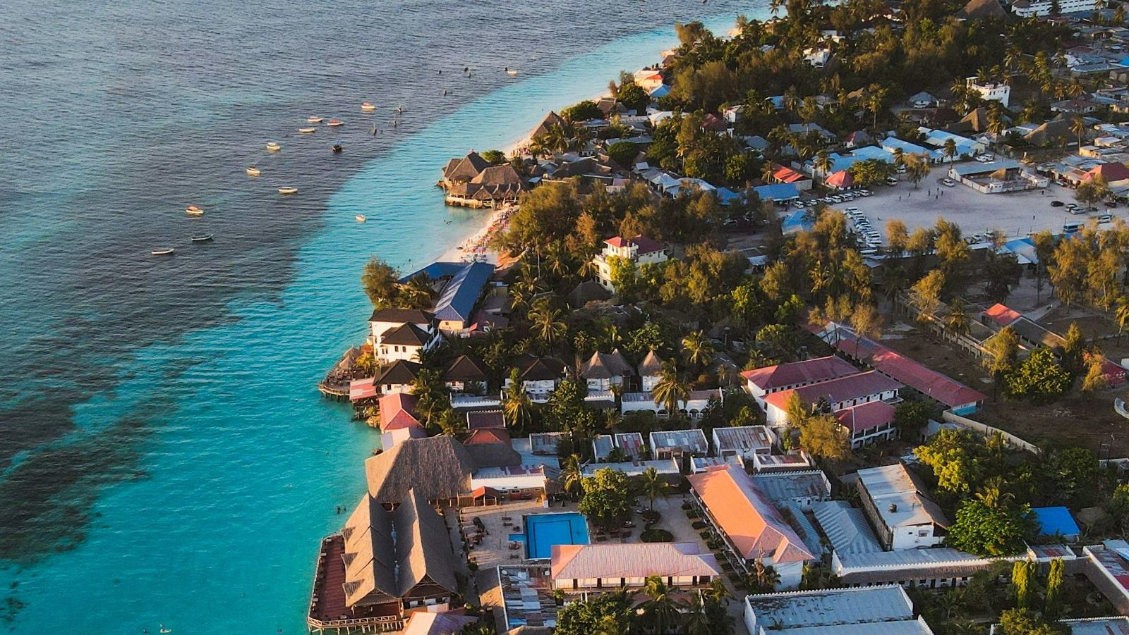 Rondreis Tanzania, Zanzibar, bovenaanzicht stad